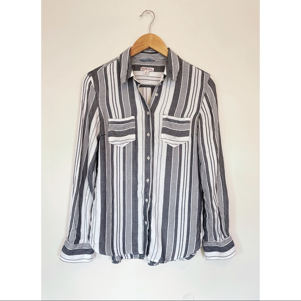 Striped Women’s Button Up Size S